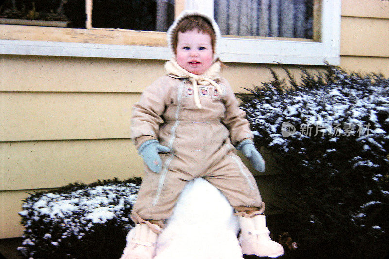 两岁玩雪- 1963年